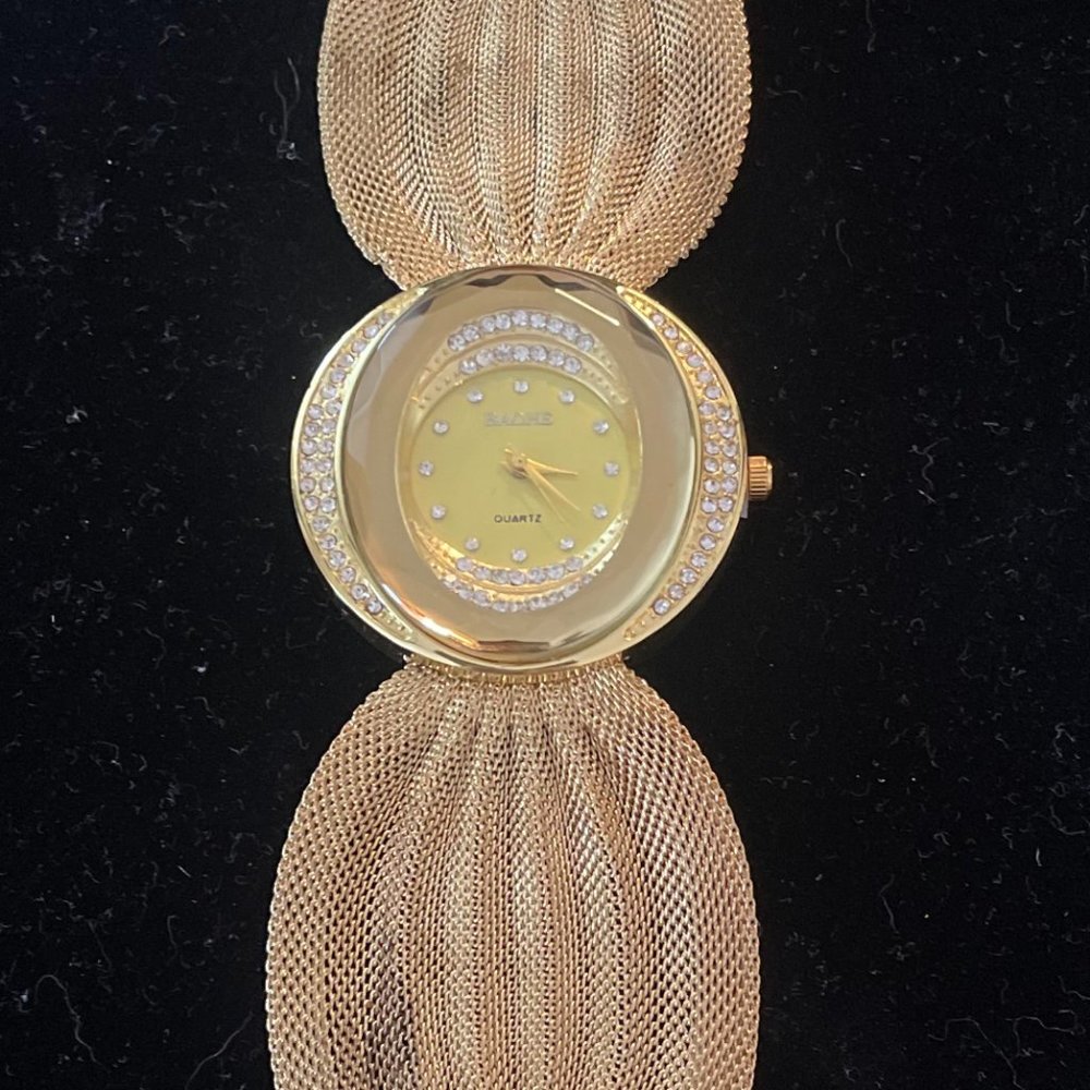 STAINLESS STEEL WOMEN WATCH GOLD
